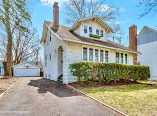 423 Ridgewood Ave, Glen Ellyn, IL 60137