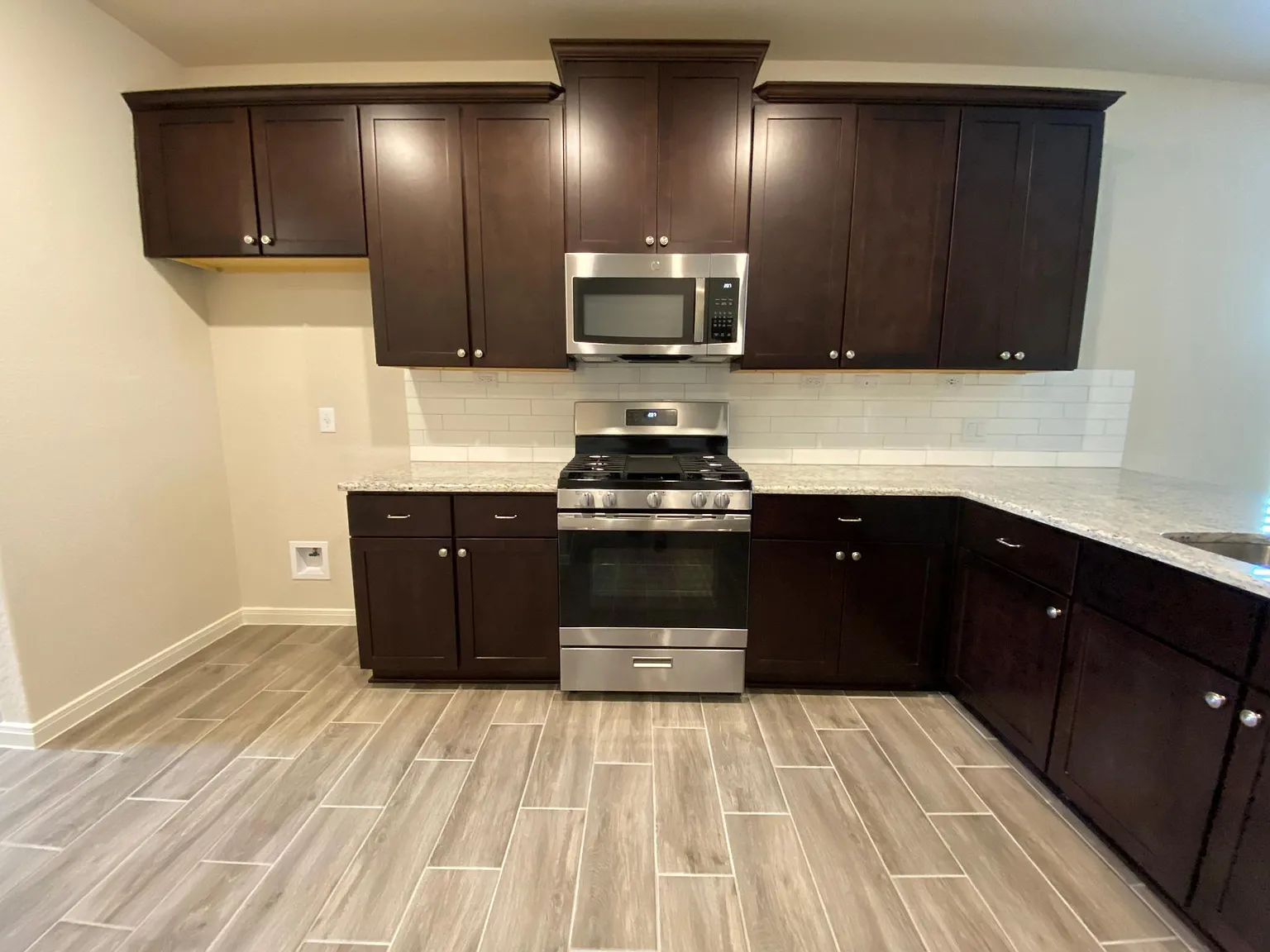 3 bed, 1751 sqft, $2,195 — Photo 4
