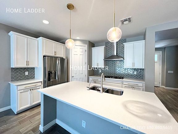 5th image of 2039 S Osborn Ln