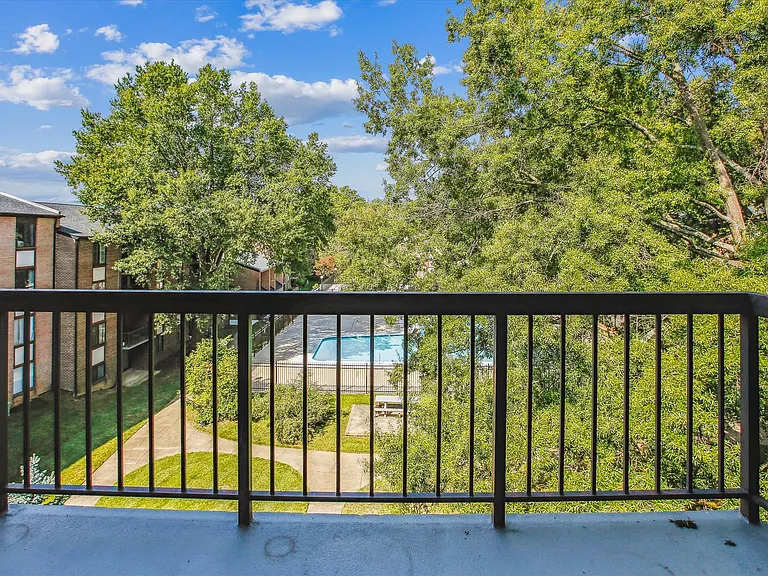 9712 Kingsbridge Dr #303 — Photo 7