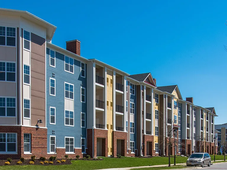 Pinnacle Apartments — Photo 11