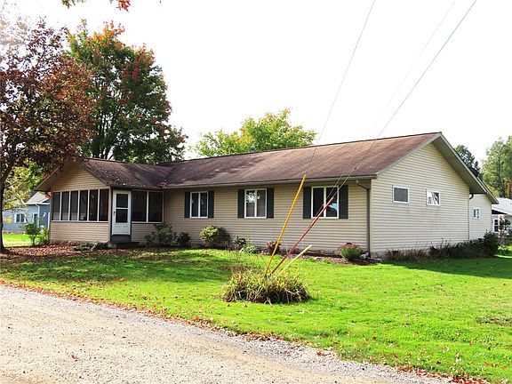 3rd image of 10828 Sargent St