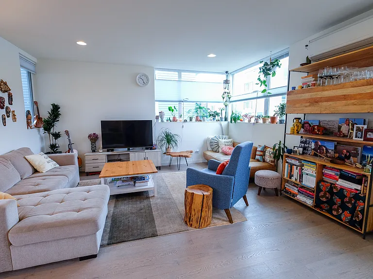 1851 S Jackson Pl — Photo 3