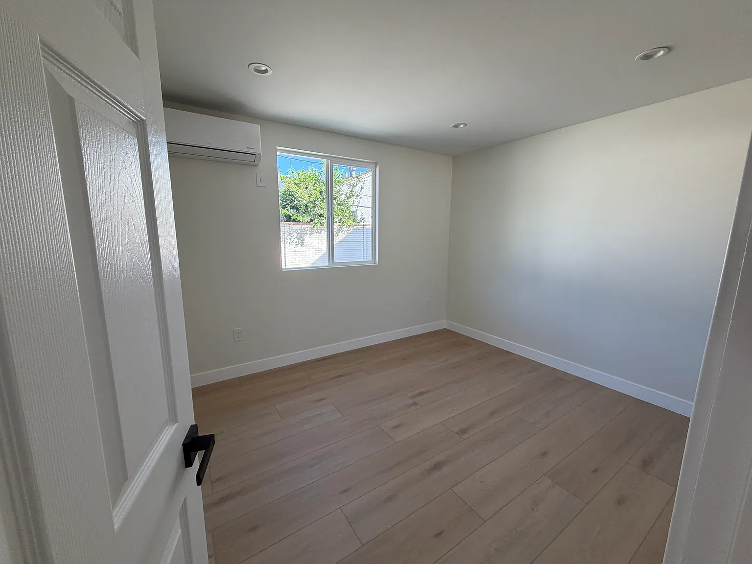 1 bed, 612 sqft, $2,300 — Photo 3