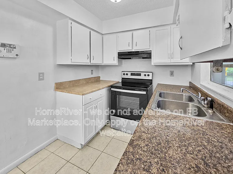 1602 NW 20th Ct — Photo 6