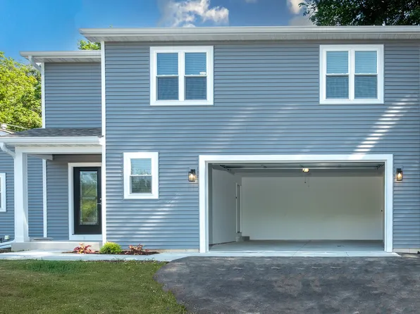 77 S Maple Ave, Fox Lake, IL 60020
