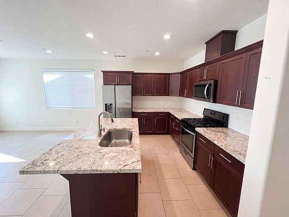 2nd image of 3852 Morris Ave