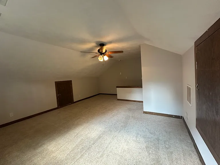 608 Hearndon Ct — Photo 17