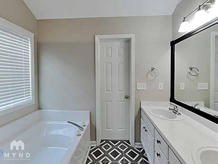205 Ivy Ct — Photo 16