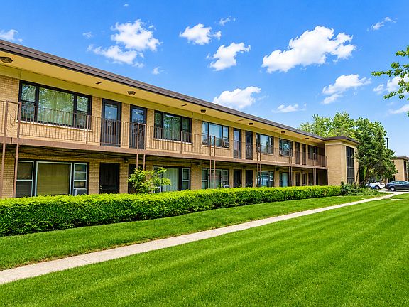 2nd image of 39 King Arthur Ct APT 15