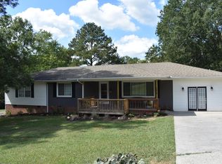 2828 Suncrest Dr, Dalton, GA 30720