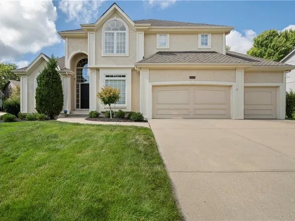 14728 Robinson St, Overland Park, KS 66223