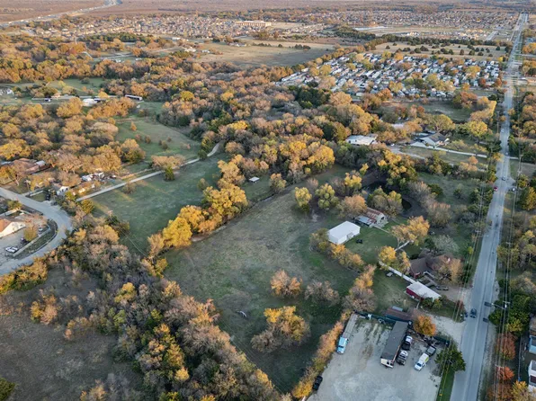 400 E Lawson Rd, Dallas, TX 75253