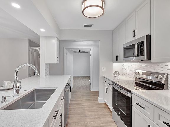 2nd image of 6433 Lantana Pines Drive