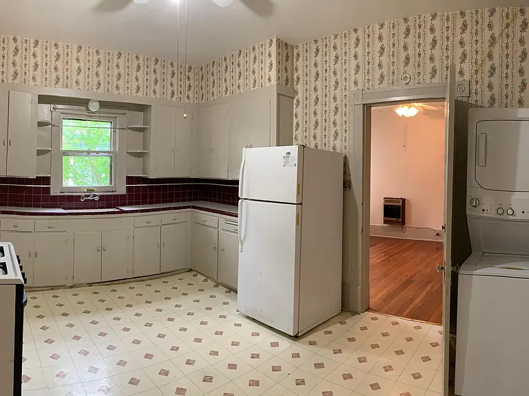 125 Adams St #1 — Photo 11