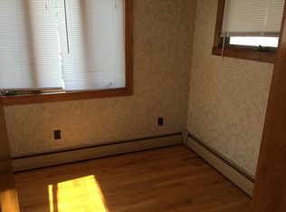 88 Cottage Ave, Portsmouth, RI 02871