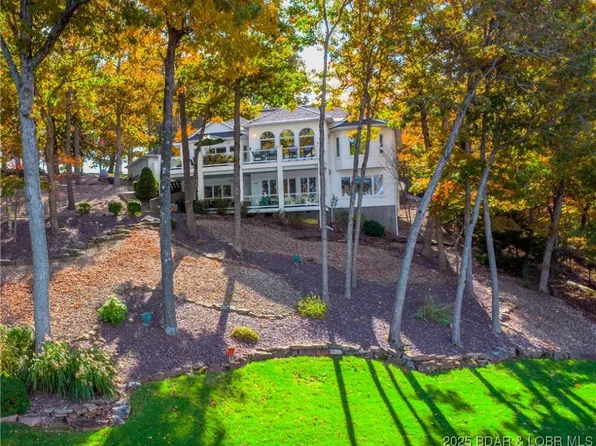 2974 Big Island Dr, Roach, MO 65787