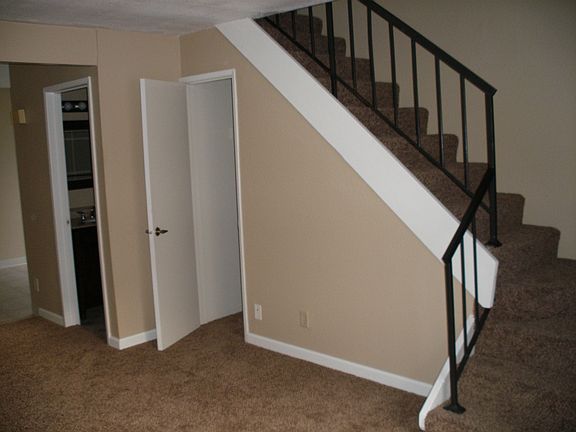 5th image of 2631 Parklane