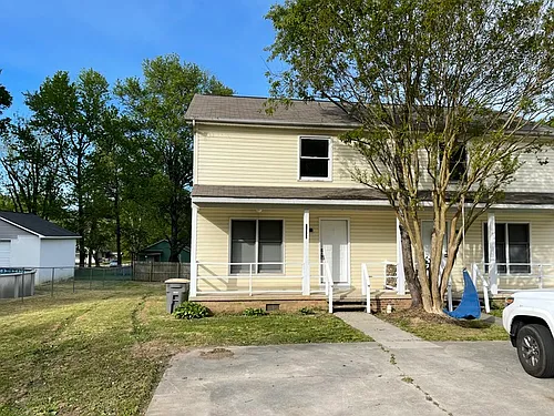 1016 E 1st St Photo 1