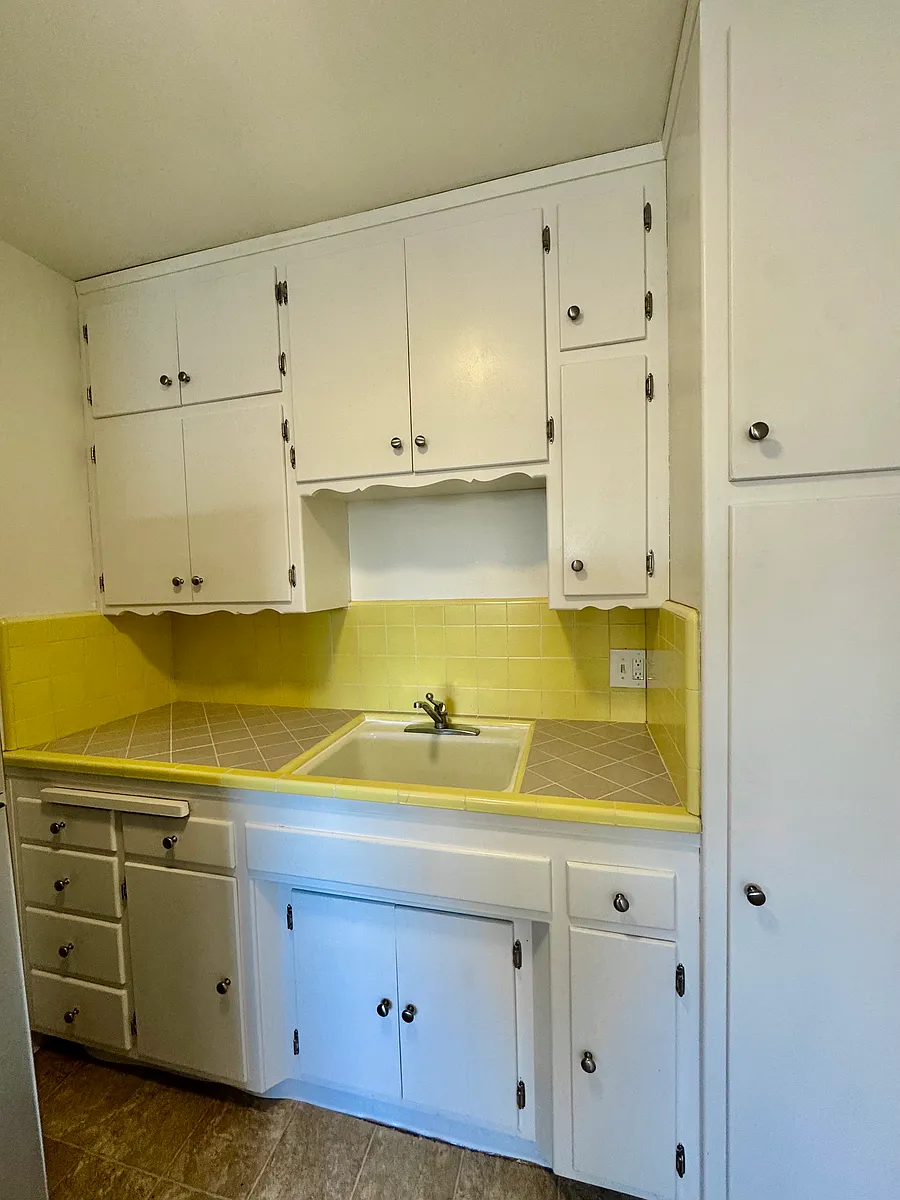Building Photo - 1047 Rodeo Way #22