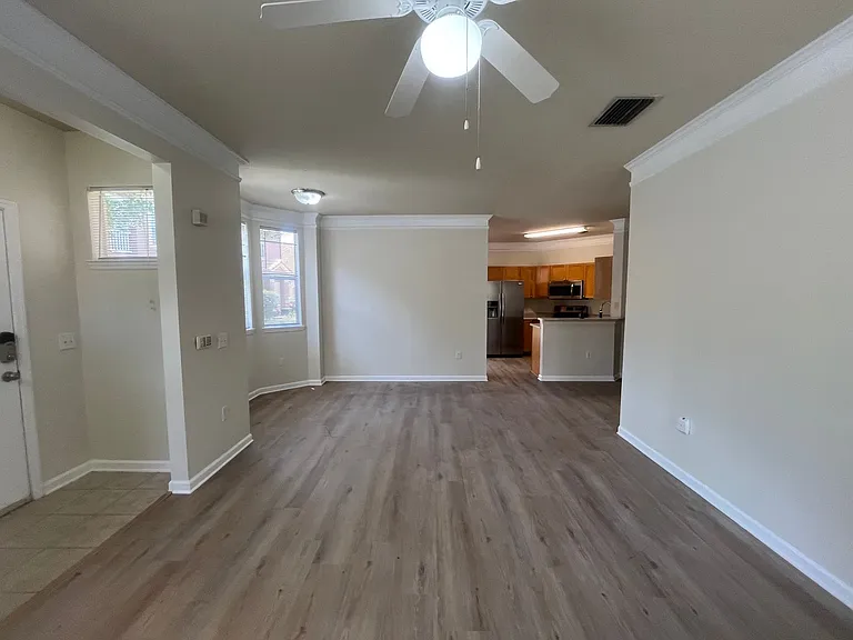 8819 Villa View Cir #107 — Photo 6