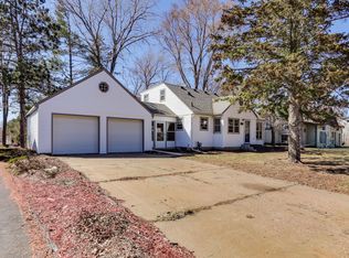 1879 Beaumont St, Saint Paul, MN 55117