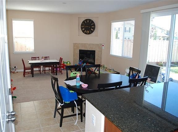 FAMILY ROOM AREA W/GAS FIREPLACE