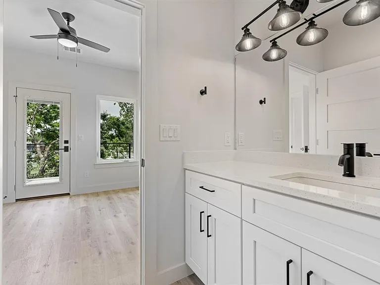 8507 Hathaway Dr — Photo 22