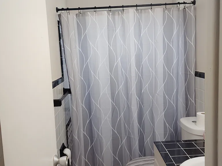 1751 Kenilworth Dr — Photo 3