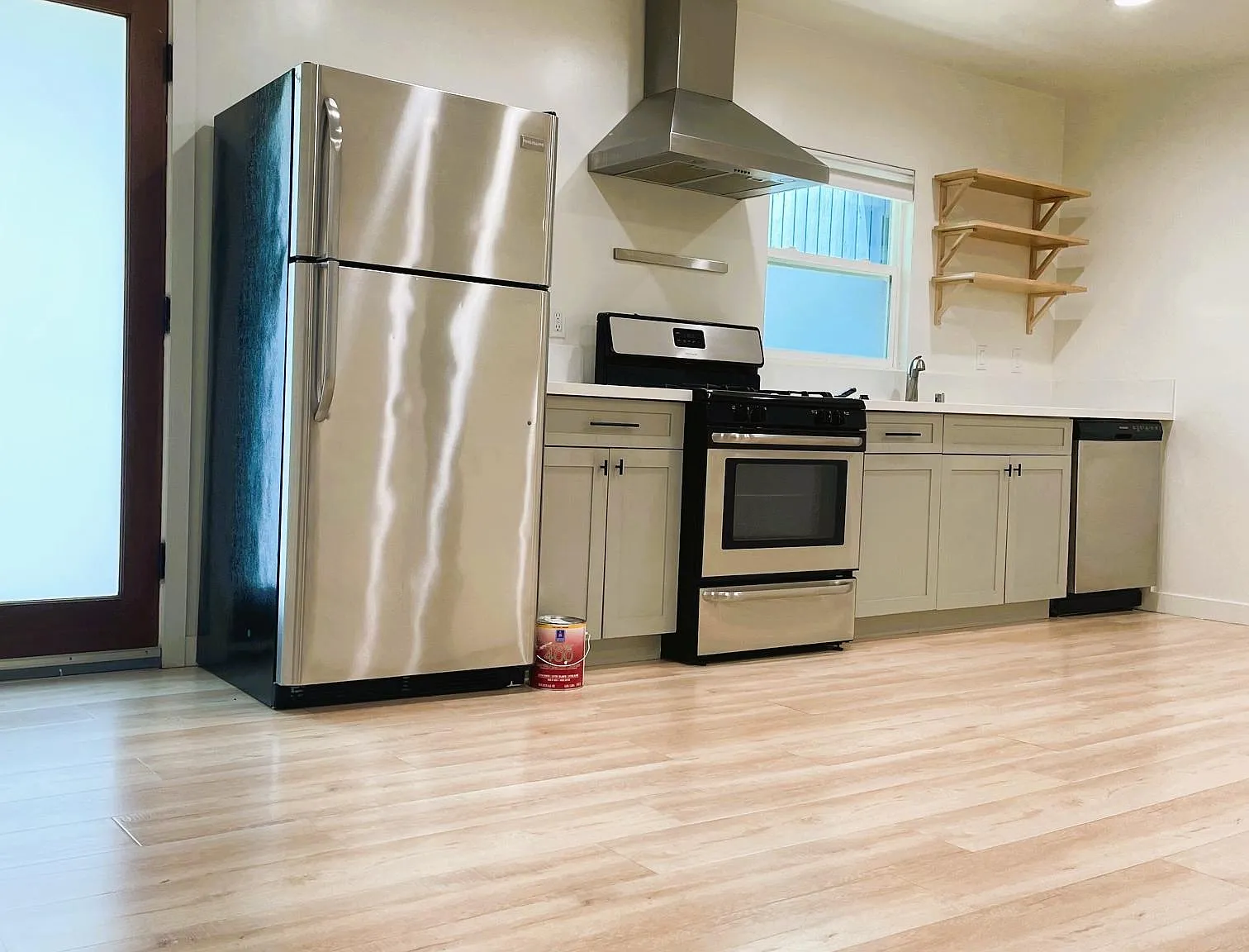 2 bed, 750 sqft, $2,450 — Photo 4