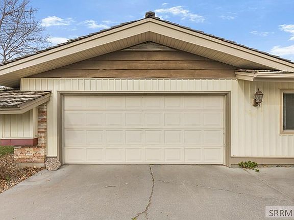 3rd image of 775 Wooten Way