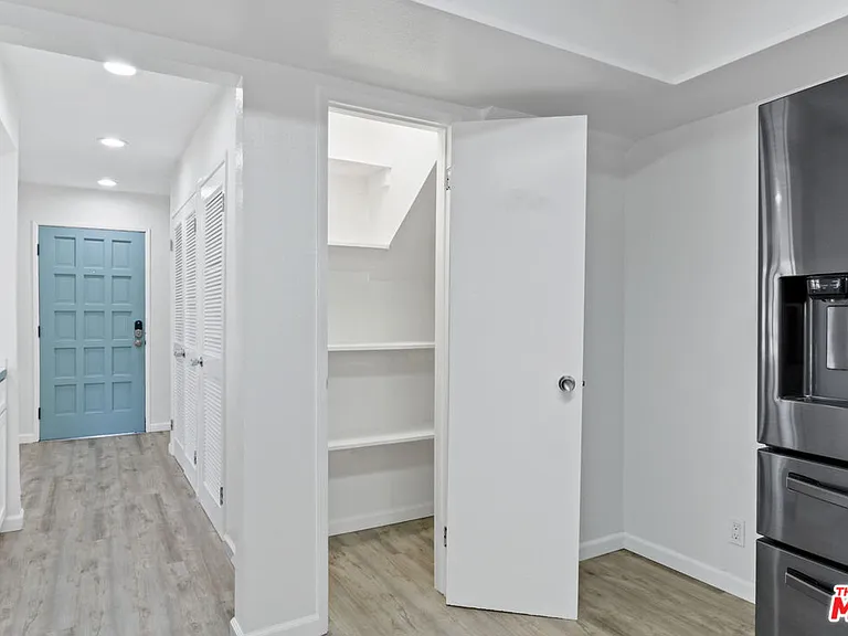 11064 La Grange Ave #4 — Photo 8