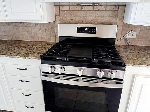 4th image of 404 Woodruff St