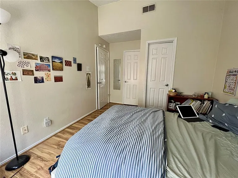 2706 Salado St #302 — Photo 9