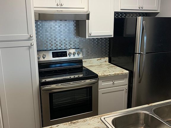 2nd image of 3119 W Willow Knolls Dr