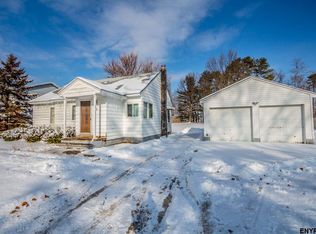 38 Princetown Rd, Schenectady, NY 12306