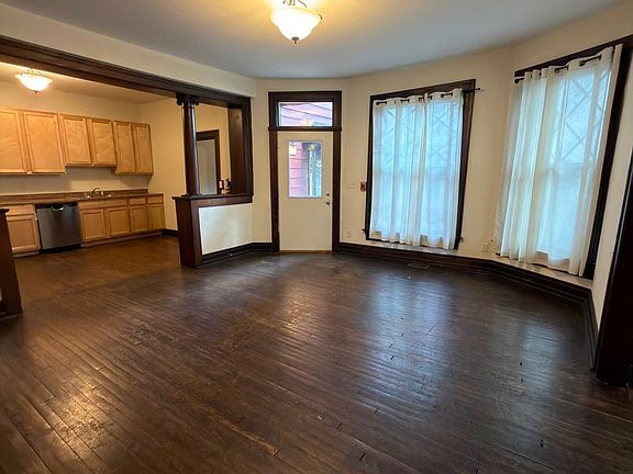 3rd image of 308 N Washington St #308