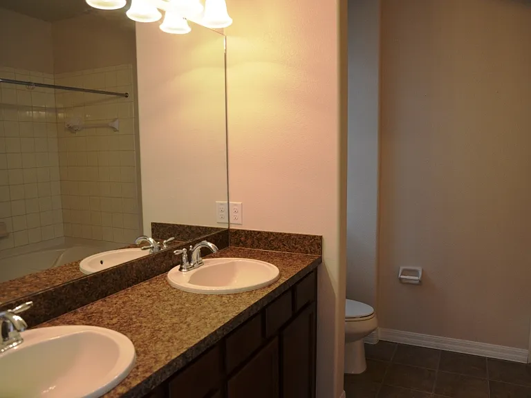7480 Azalea Cove Cir — Photo 8