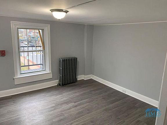3rd image of 138 W Lancaster Ave #8
