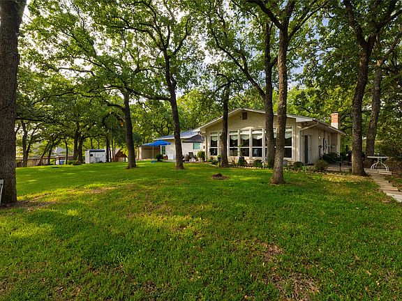3rd image of 1311 Mount Gilead Rd