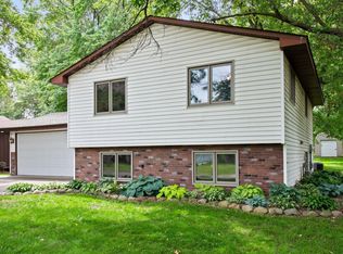 358 Laurie Rd E, Maplewood, MN 55117