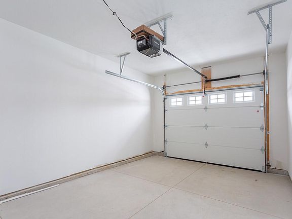 3rd image of 10502 Adams St #2