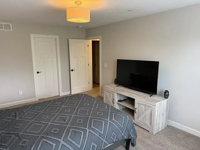 544 Tiffany Ln — Photo 8