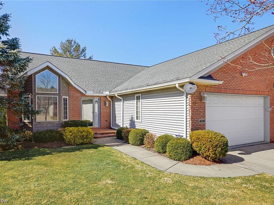 1st image of 4044 Sandview Dr