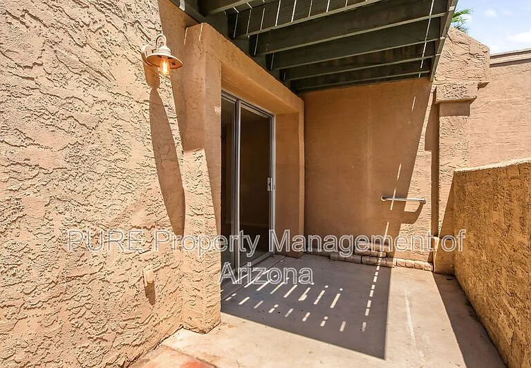 1224 E Evergreen St #102 — Photo 28
