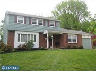 87 Bells Lake Dr, Turnersville, NJ 08012