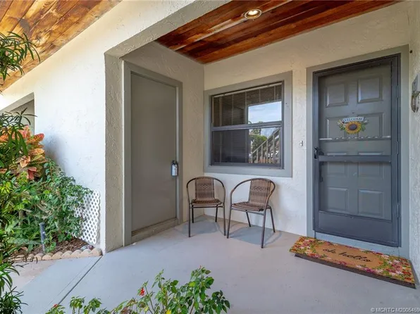 6295 SE Charleston Pl APT 101, Hobe Sound, FL 33455