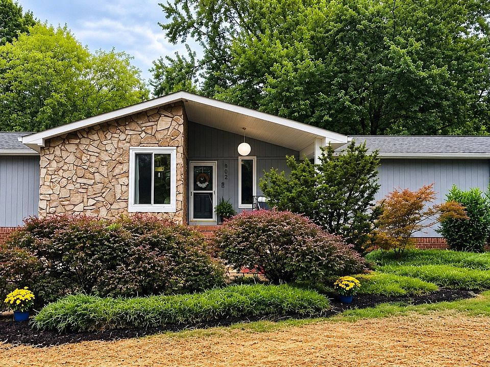 1st image of 502 Hillwood Dr