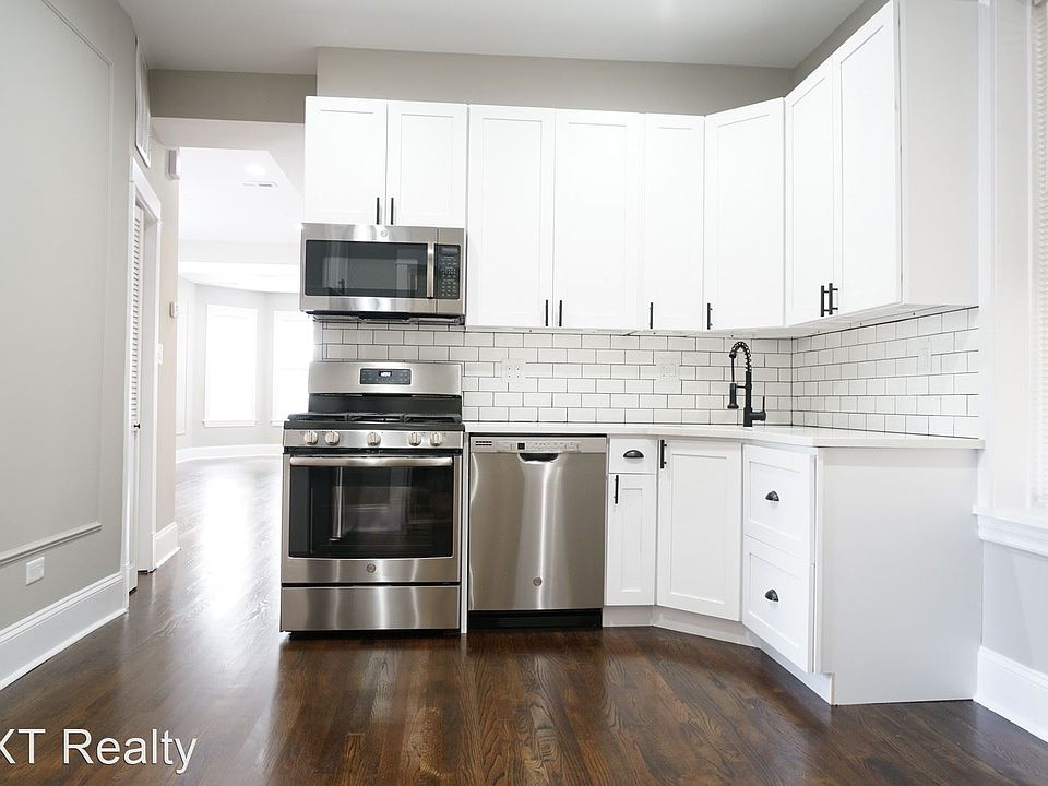 1st image of 2544 N Avers Ave #10280351