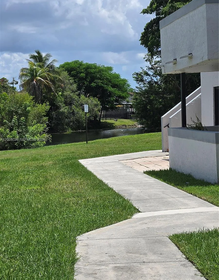 The Porticos Condo #1 — Photo 1